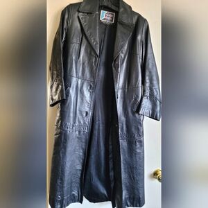 Vintage Leather Coat (with gorgeous details!)